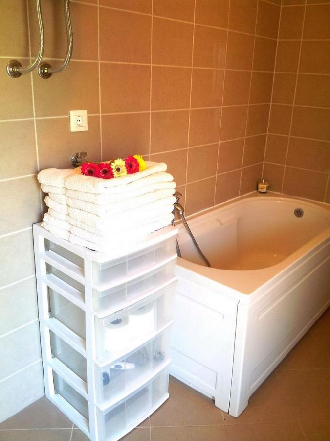 Apartment Maria - Comfortable Kaštela Eksteriør billede