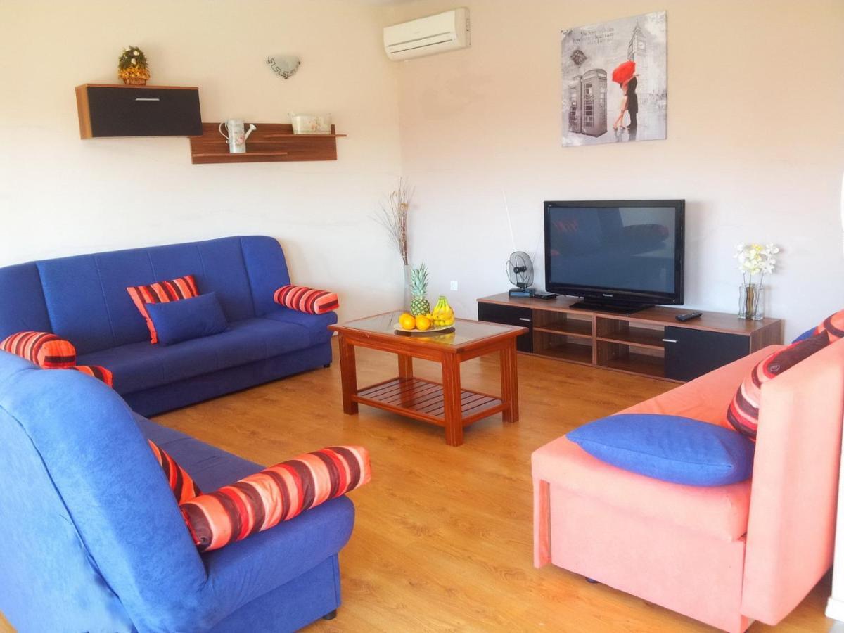 Apartment Maria - Comfortable Kaštela Eksteriør billede